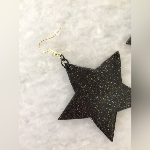 Large Black Stars with gold glitter accents handcrafted statement earrings ✨⭐️🖤 - Picture 7 of 13